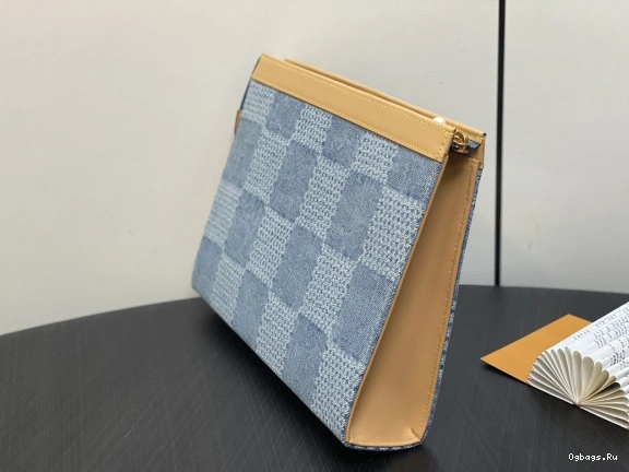 LOUIS VUITTON VOYAGE-27*21*6CM POCHETTE 0205